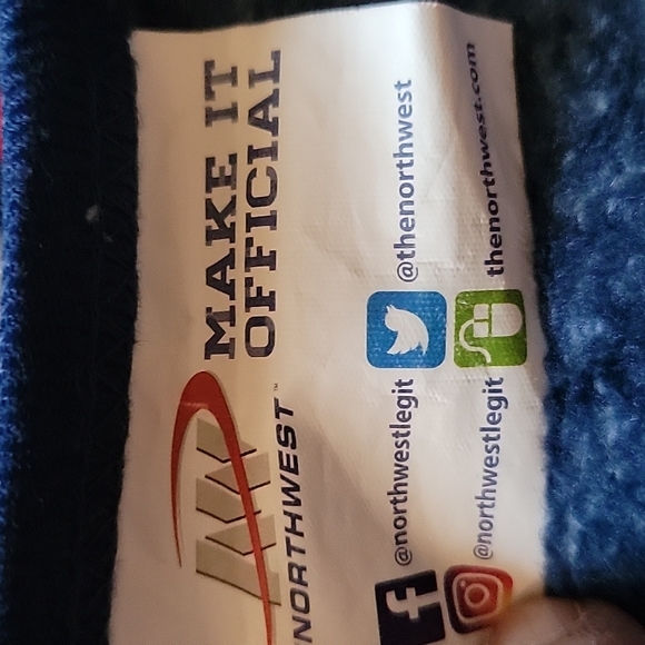 Throw blanket, light weight - Picture 6 of 6